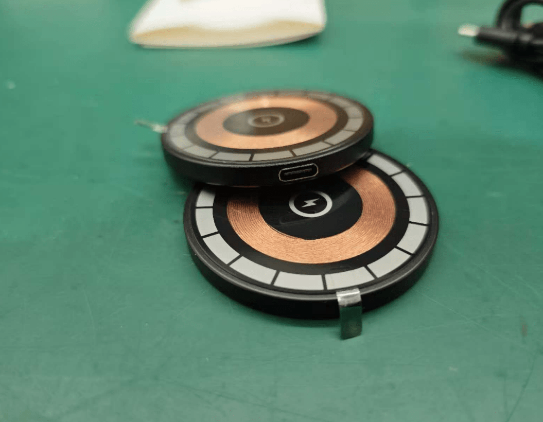 Magnetic Wireless Charger for iPhone | 15W Fast Charging Pad - O'Homely